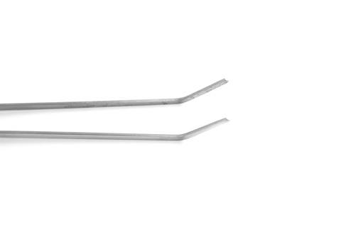 Photo of curved tip of tweezers for aquarium plants
